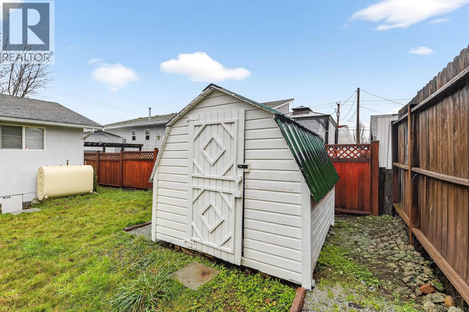 4575 Arrowsmith Rd - 29