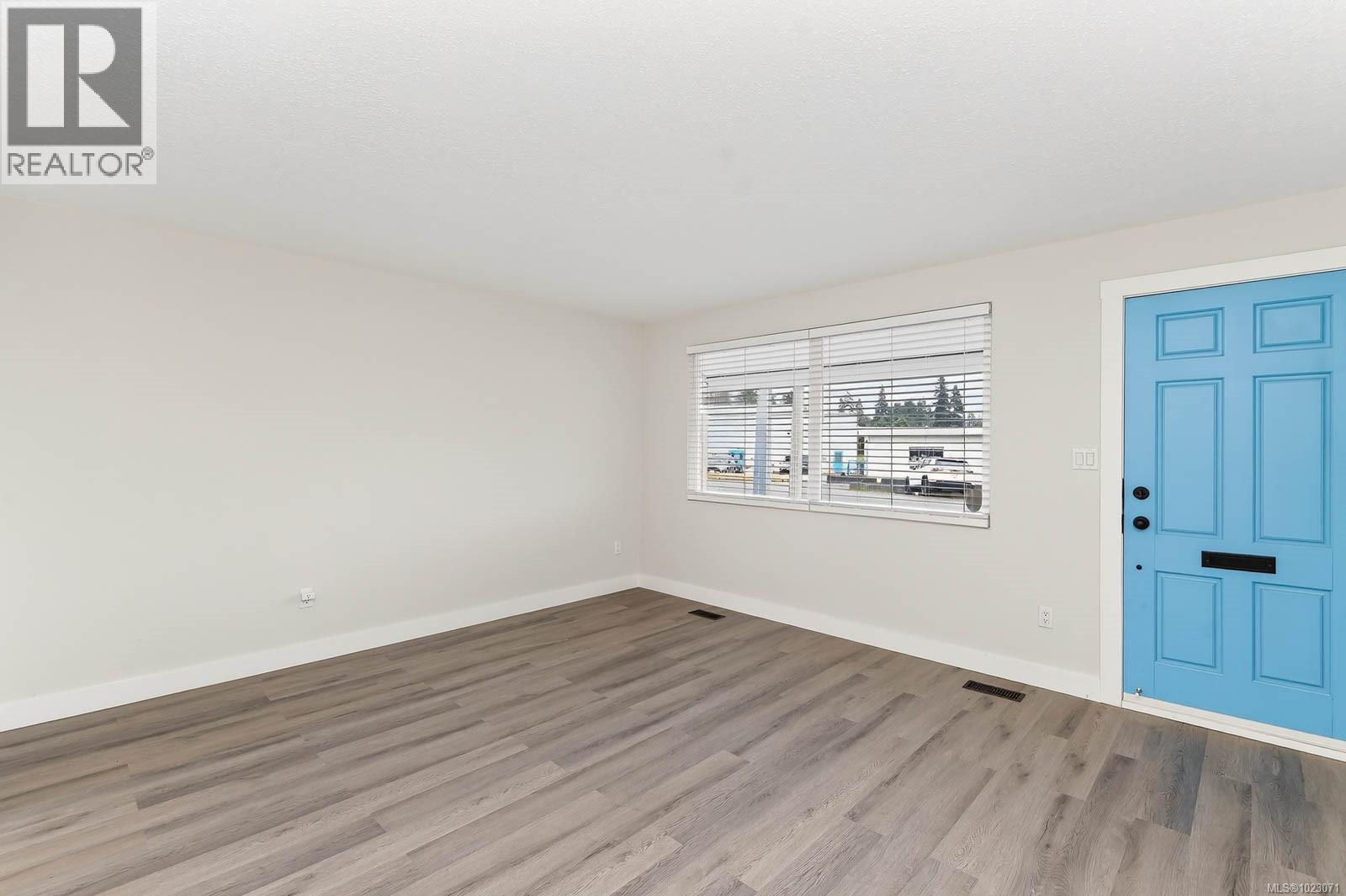 4575 Arrowsmith Rd - 3