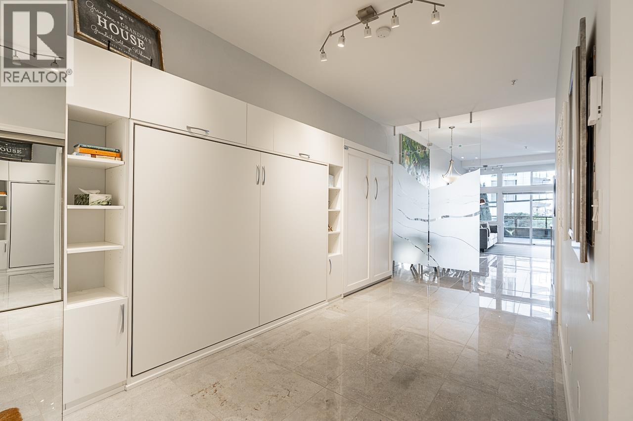 108 131 W 3RD STREET, North Vancouver