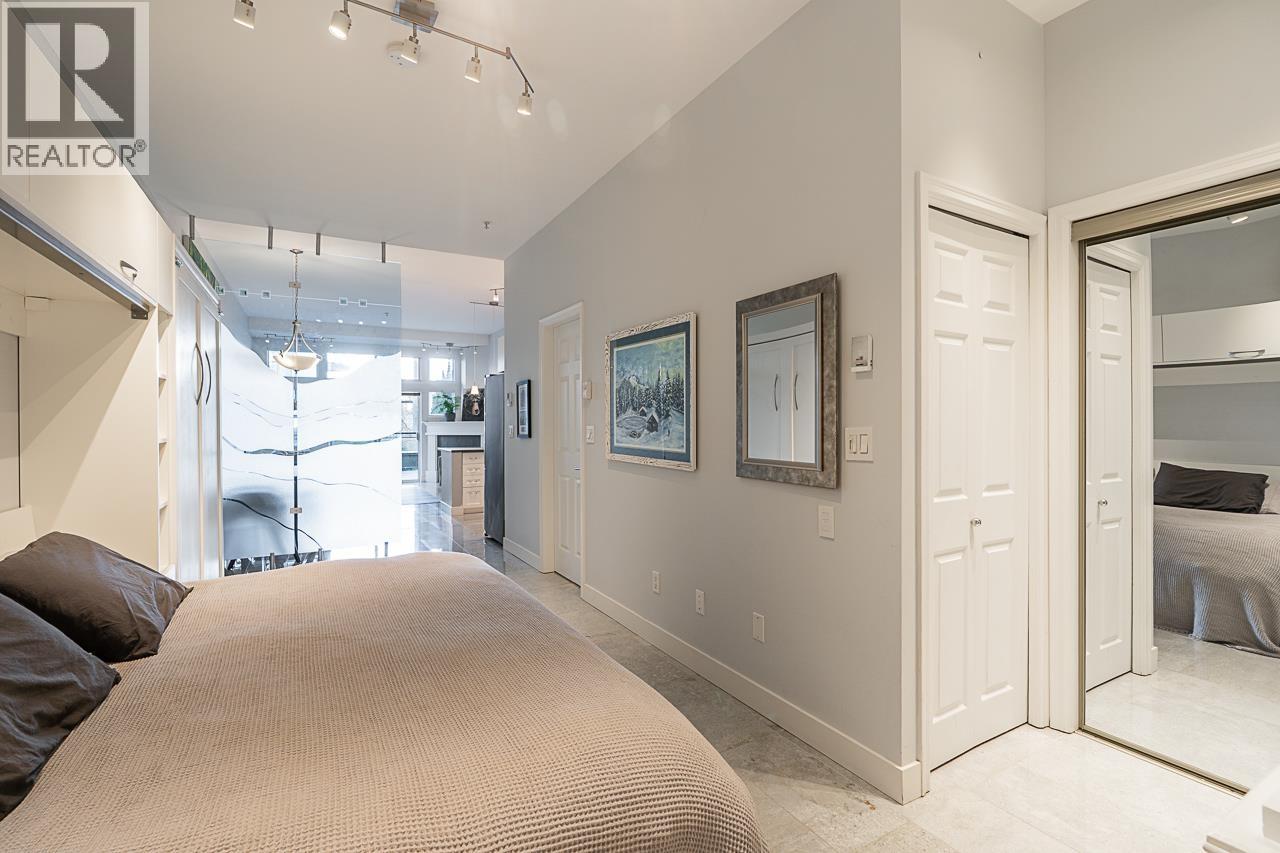 108 131 W 3RD STREET, North Vancouver