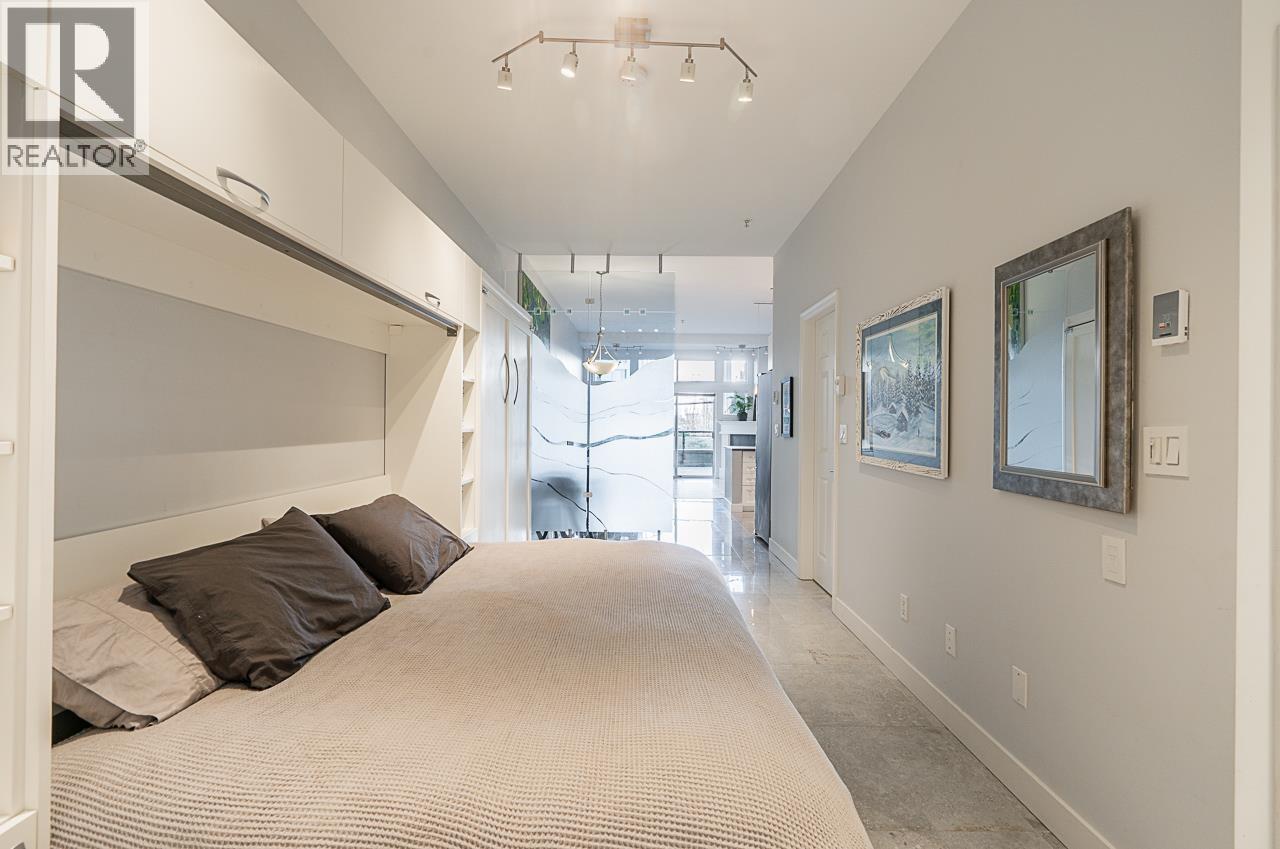 108 131 W 3RD STREET, North Vancouver