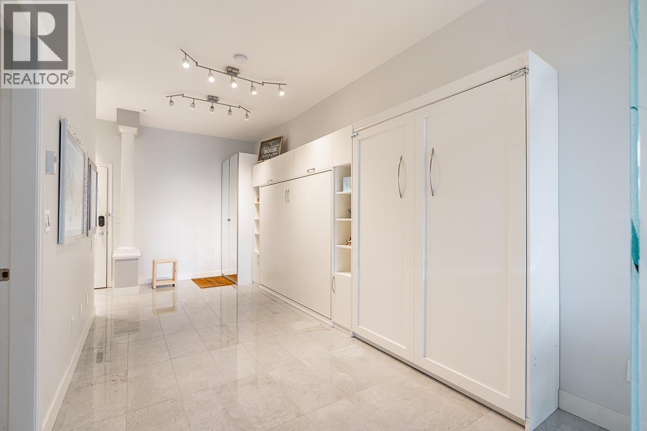 108 131 W 3RD STREET, North Vancouver