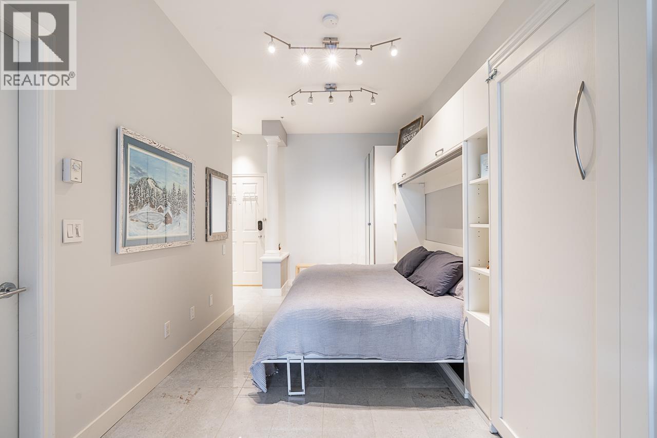 108 131 W 3RD STREET, North Vancouver