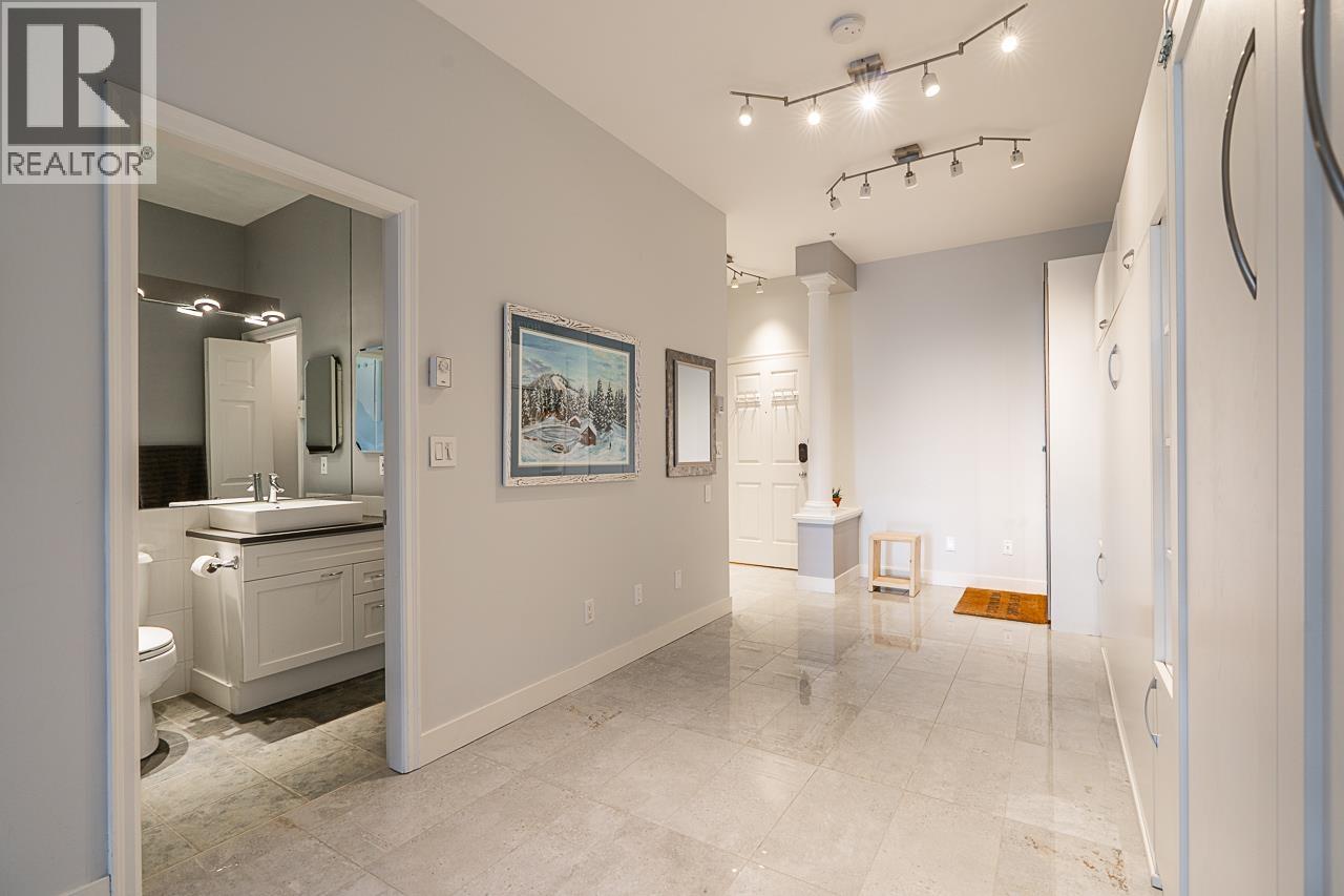 108 131 W 3RD STREET, North Vancouver