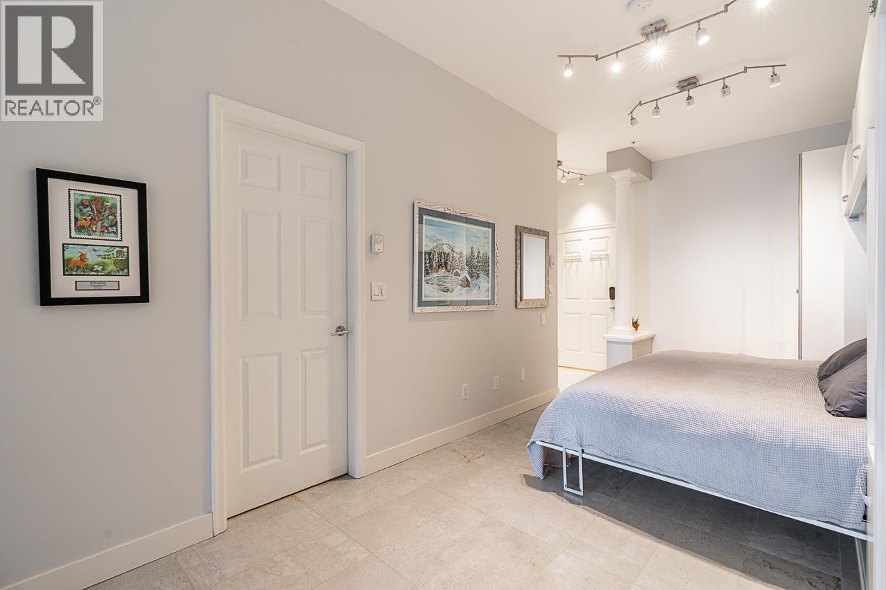 108 131 W 3RD STREET, North Vancouver