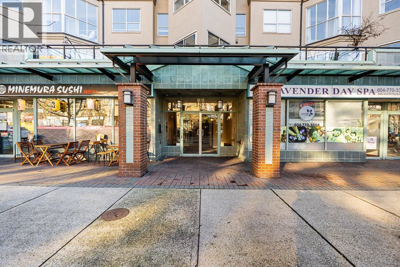 108 131 W 3RD STREET, North Vancouver