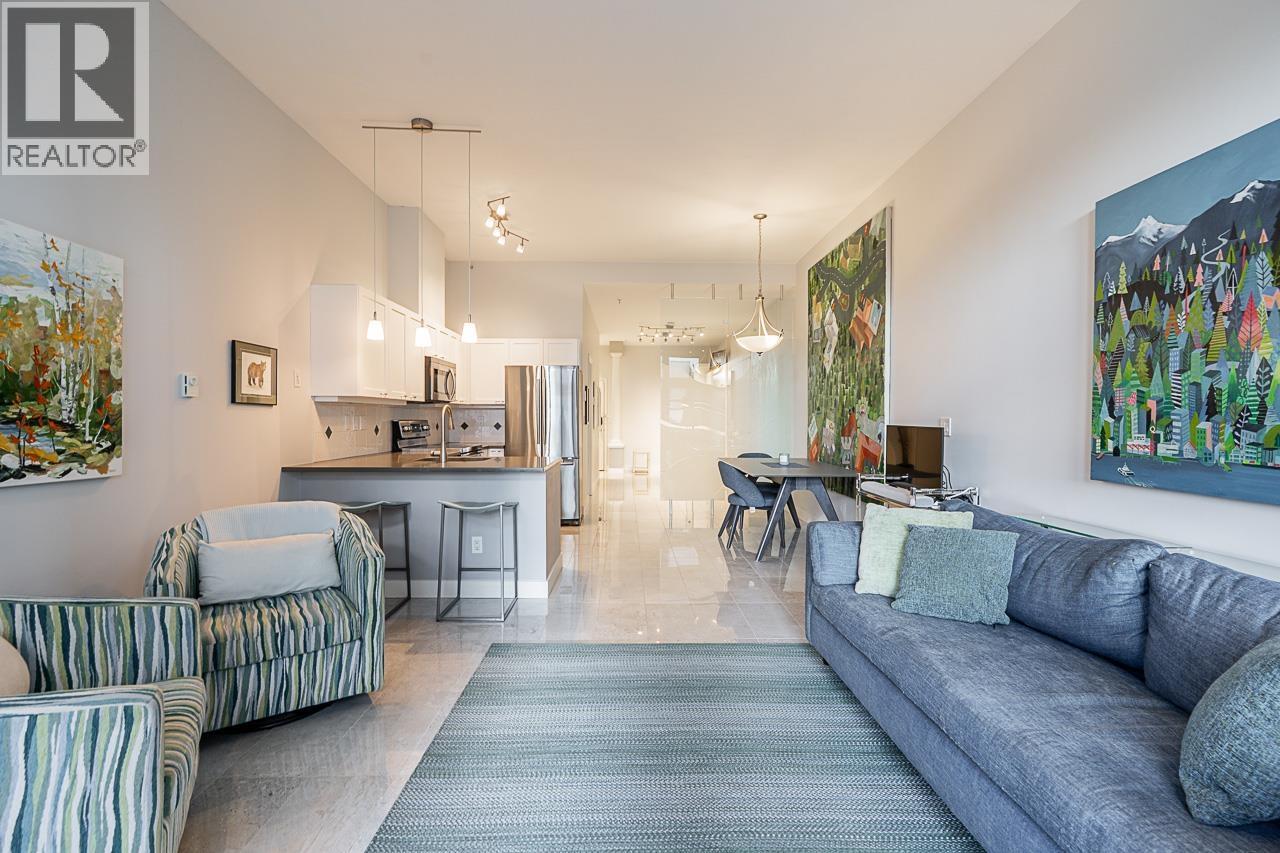 108 131 W 3RD STREET, North Vancouver