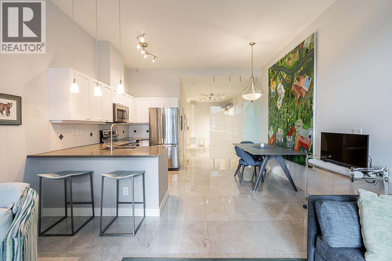 108 131 W 3RD STREET, North Vancouver