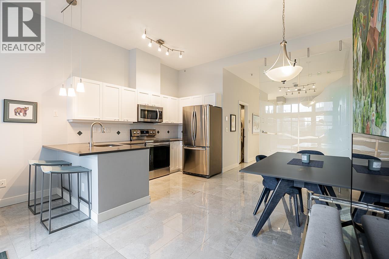 108 131 W 3RD STREET, North Vancouver