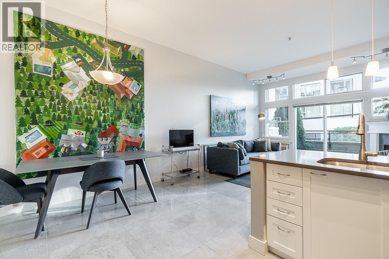 108 131 W 3RD STREET, North Vancouver