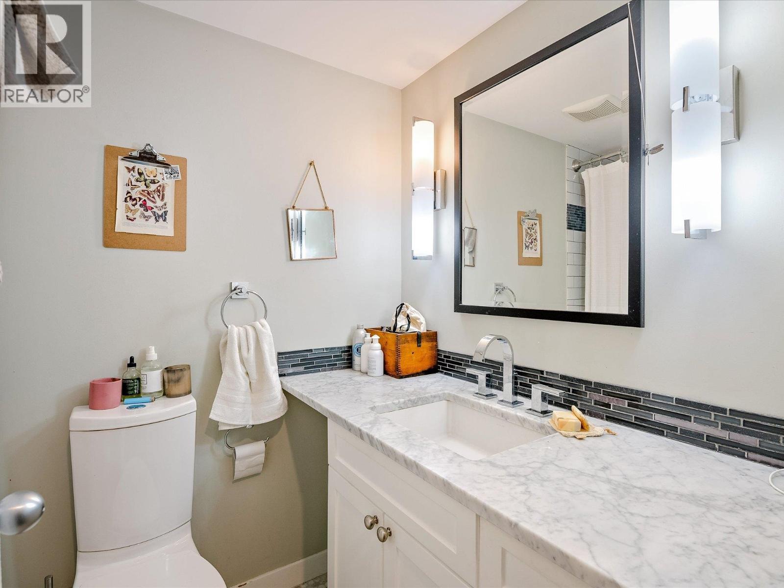 211 2050 LAKE PLACID ROAD, Whistler