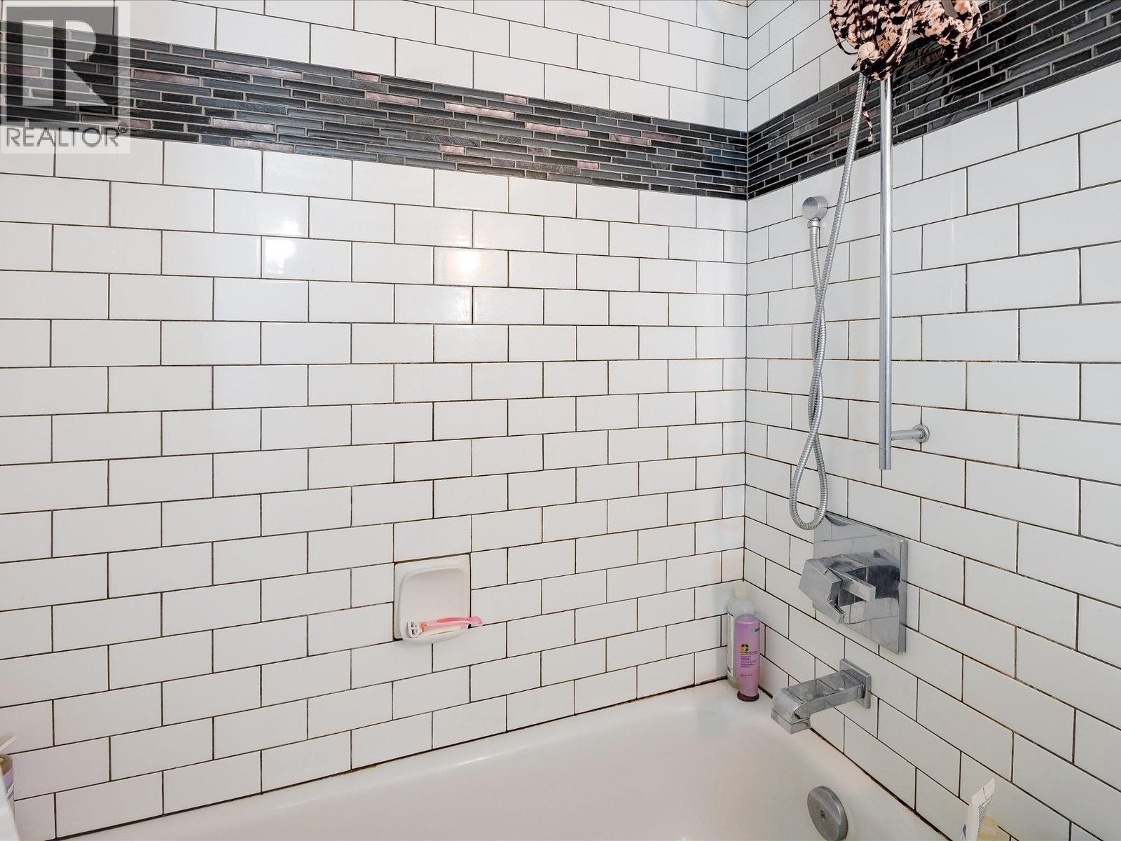 211 2050 LAKE PLACID ROAD, Whistler