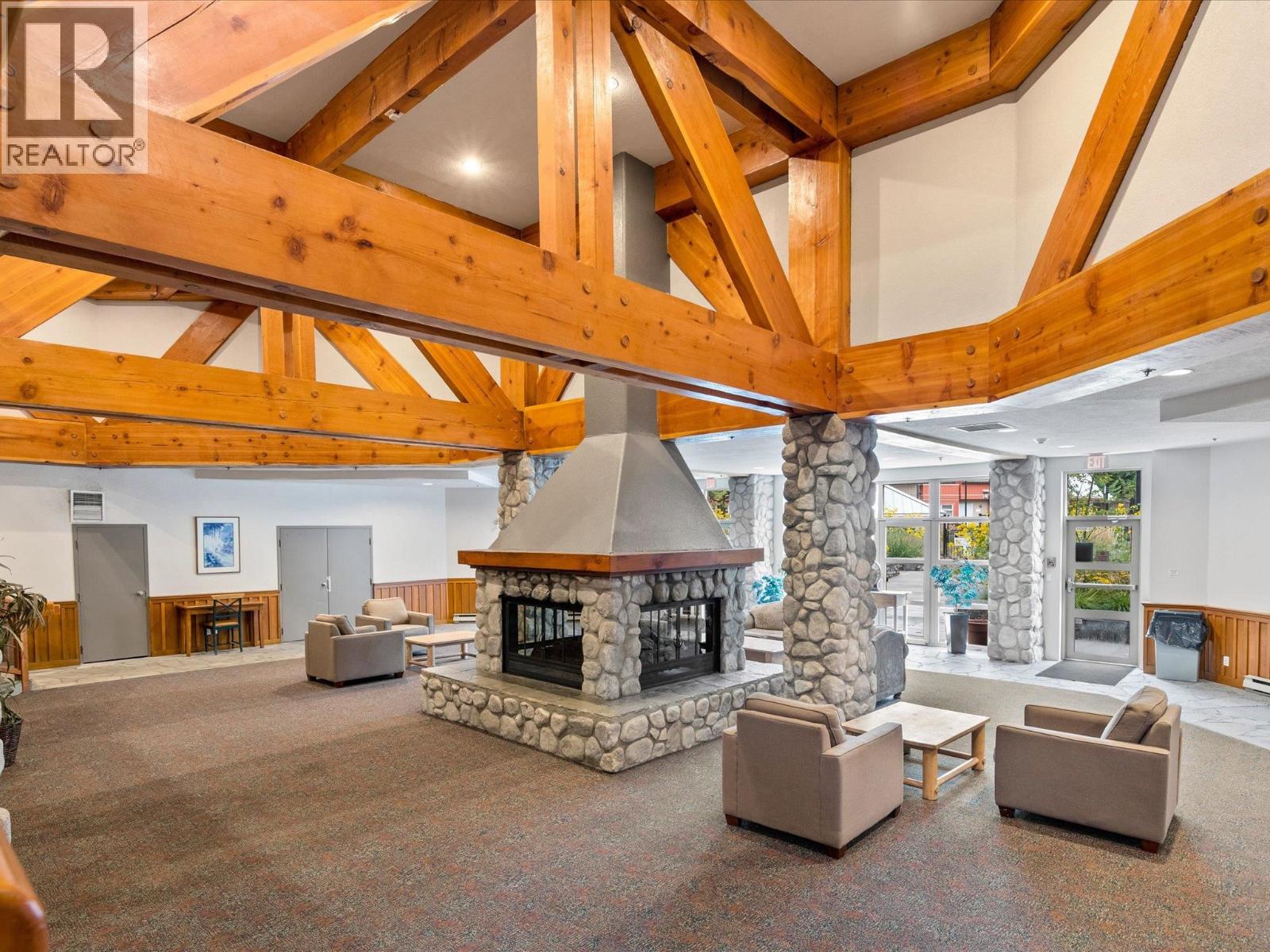 211 2050 LAKE PLACID ROAD, Whistler