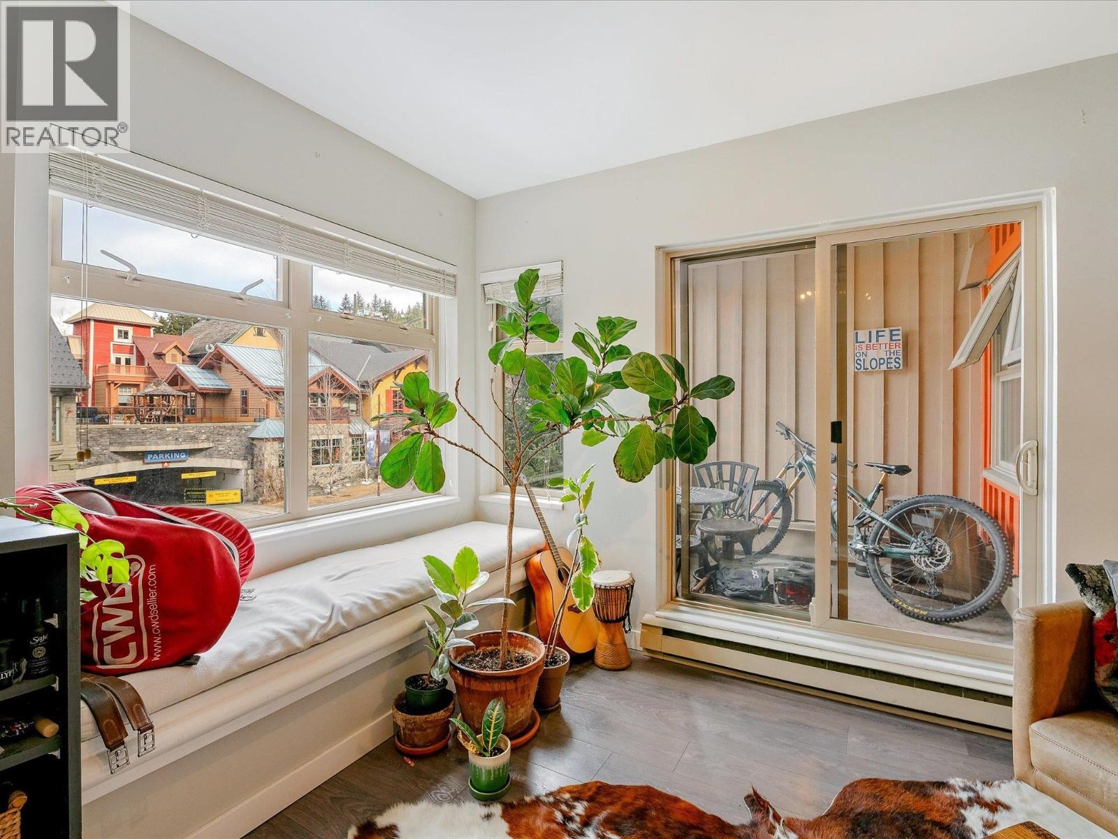 211 2050 LAKE PLACID ROAD, Whistler