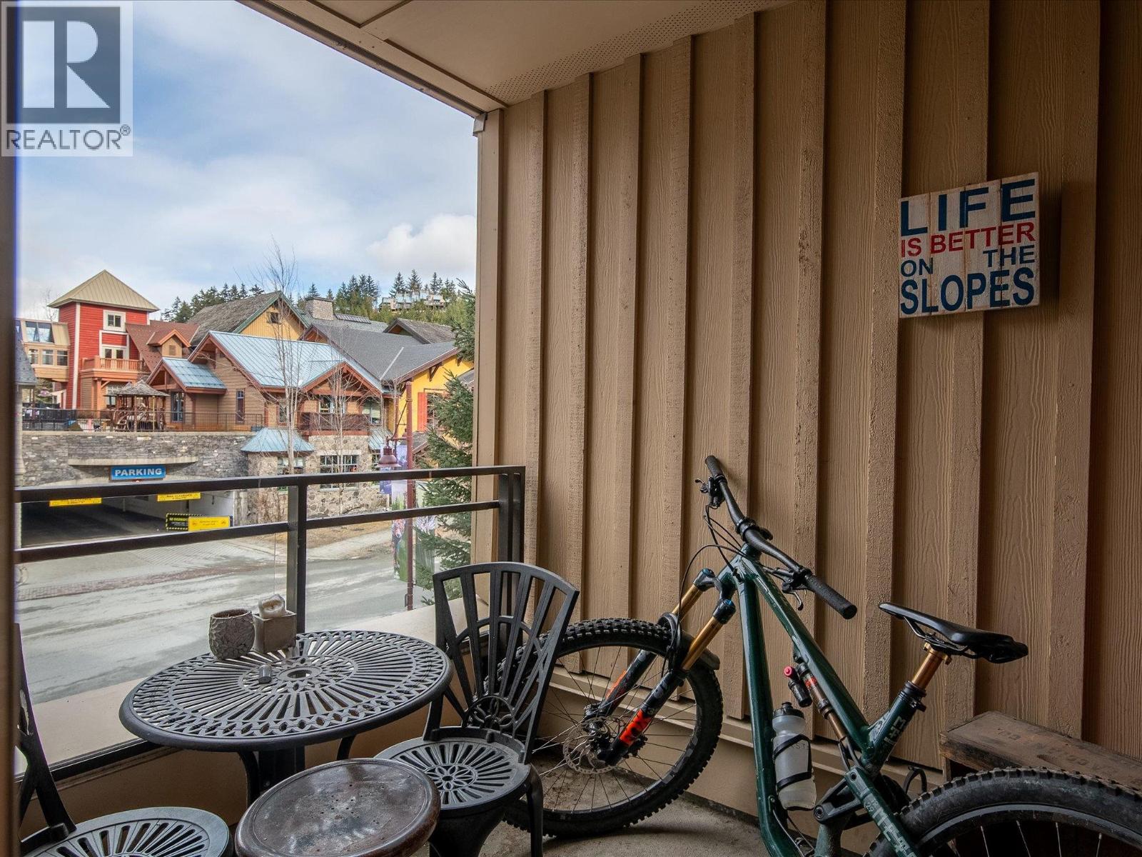 211 2050 LAKE PLACID ROAD, Whistler