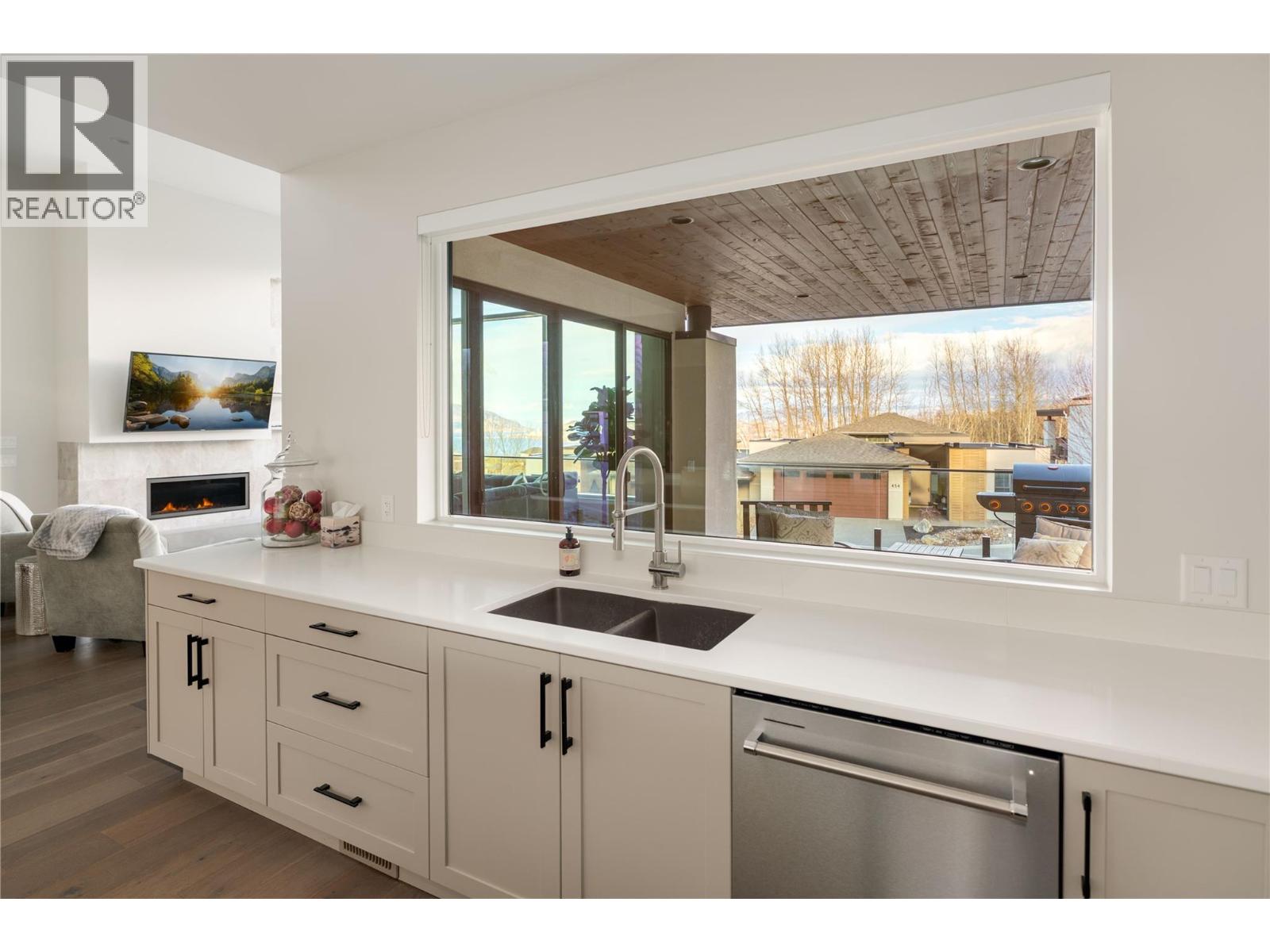  456 Sparrow Hawk Court, Kelowna