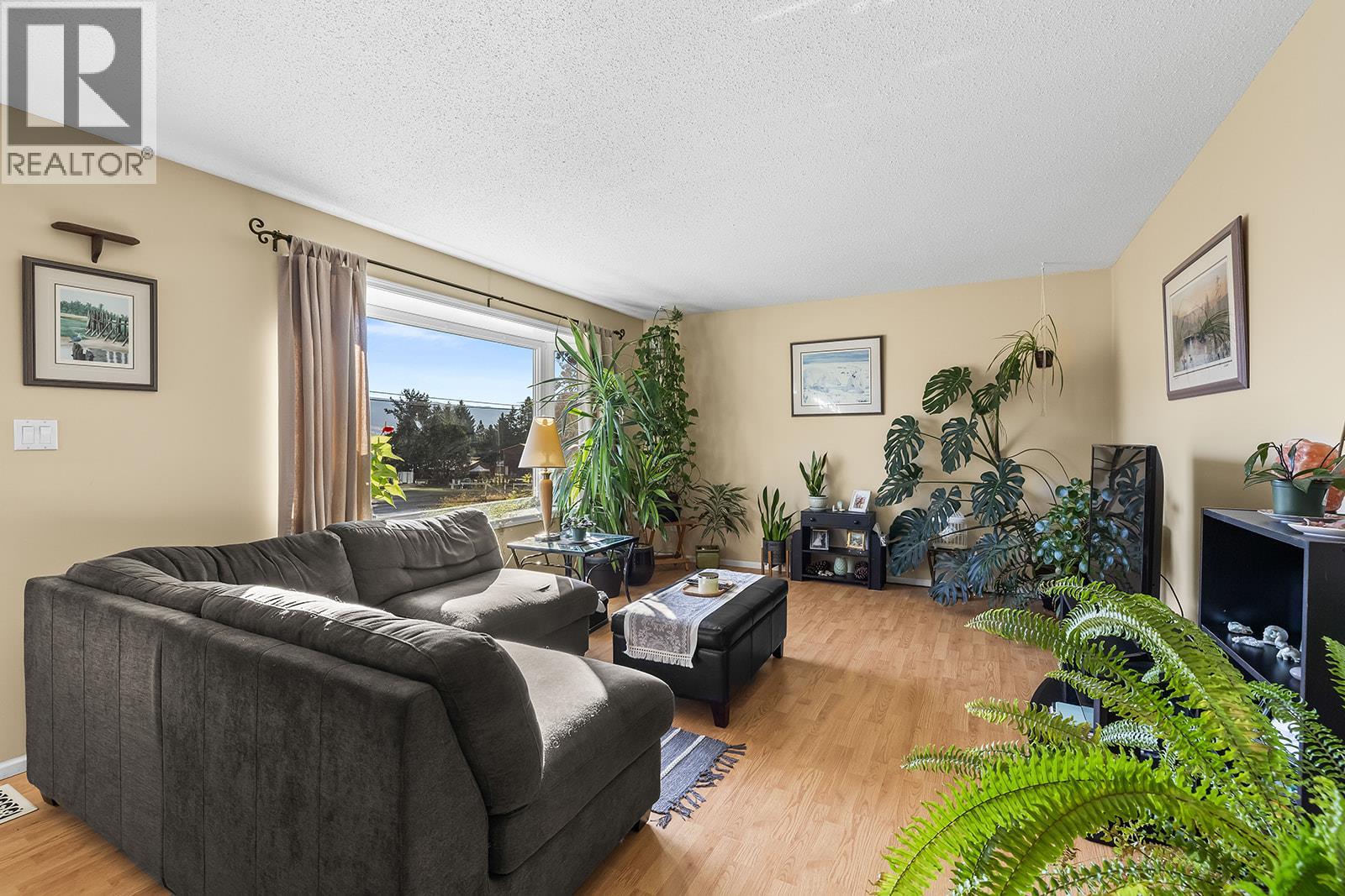  10350 Chase Road, Lake Country