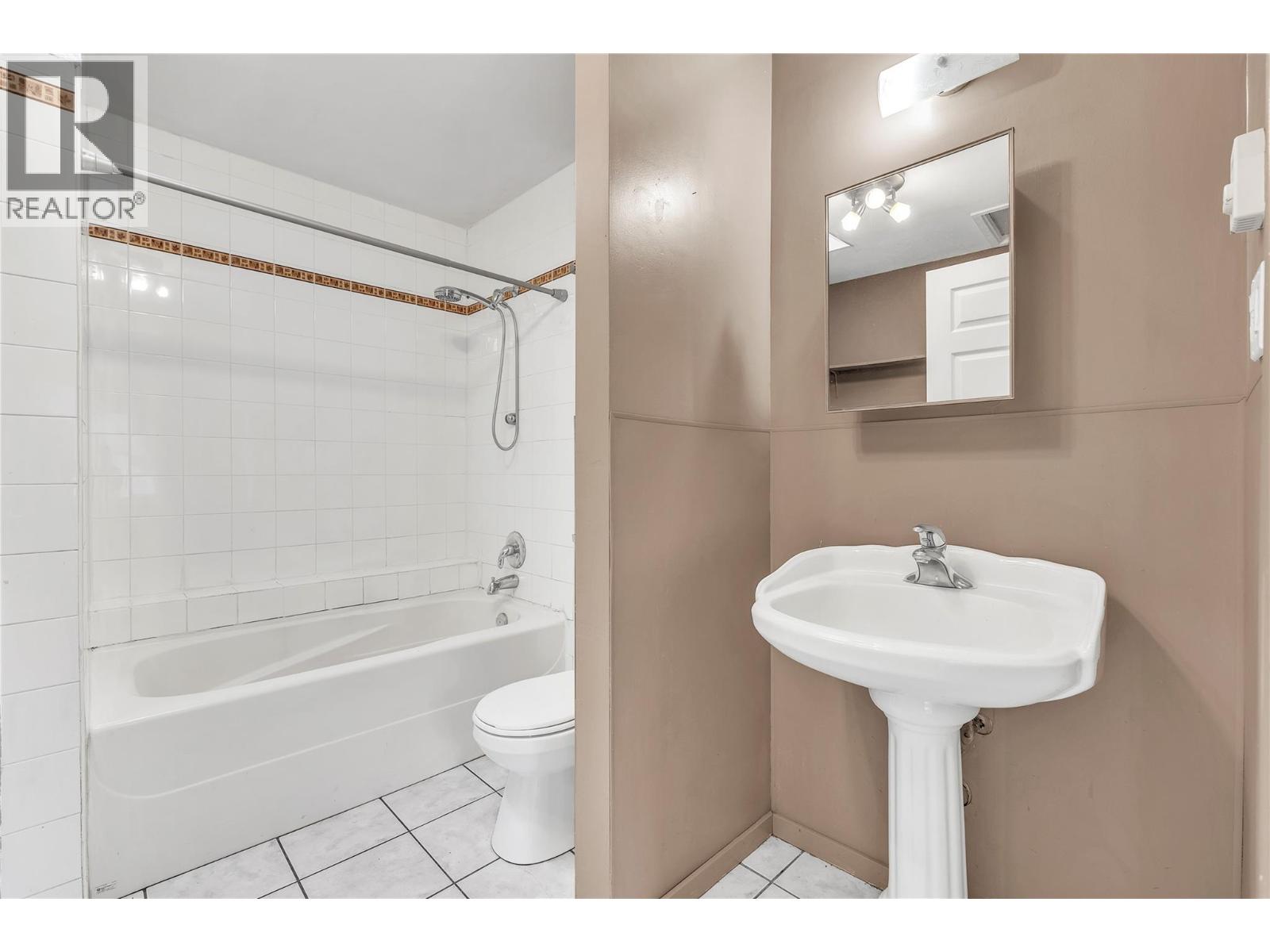 1190 Penticton Avenue, Penticton