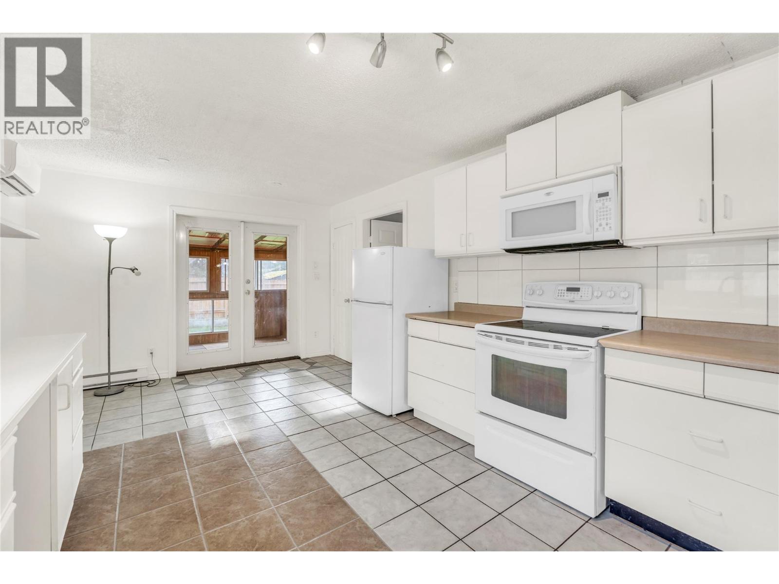 1190 Penticton Avenue, Penticton