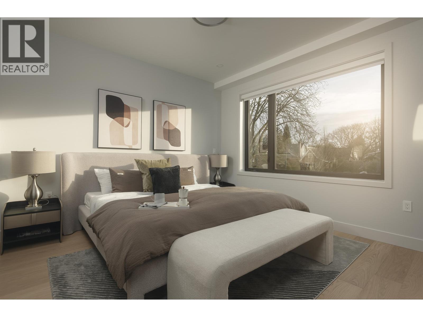 1 2637 W 12TH AVENUE, Vancouver