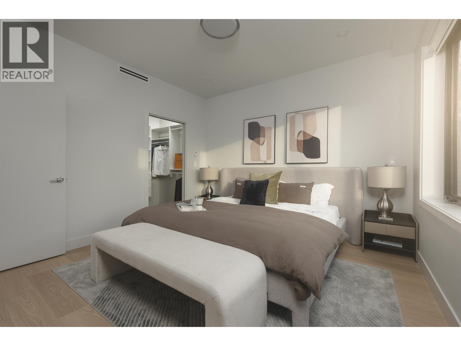 1 2637 W 12TH AVENUE, Vancouver