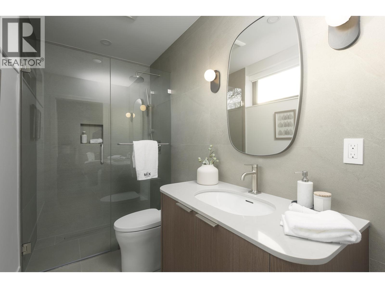 1 2637 W 12TH AVENUE, Vancouver