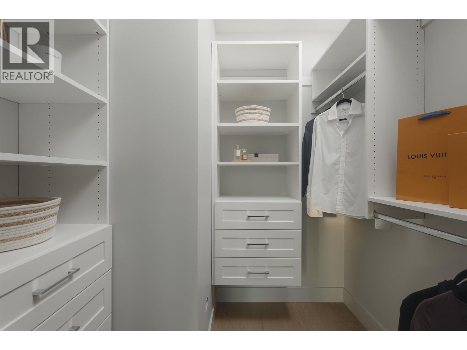 1 2637 W 12TH AVENUE, Vancouver