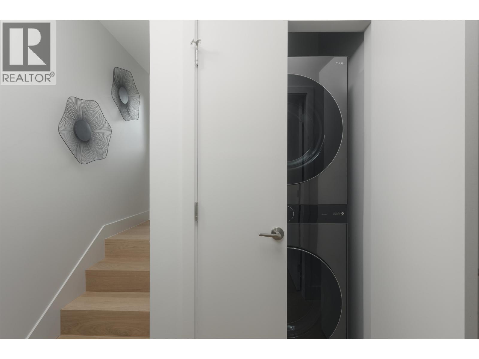 1 2637 W 12TH AVENUE, Vancouver