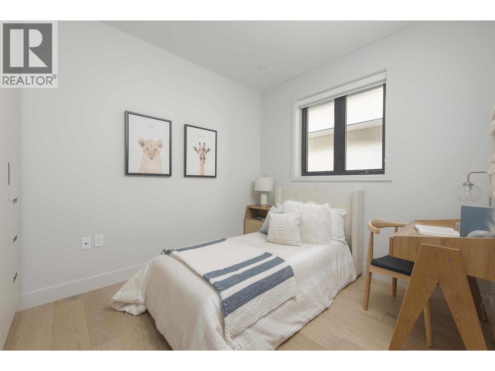 1 2637 W 12TH AVENUE, Vancouver