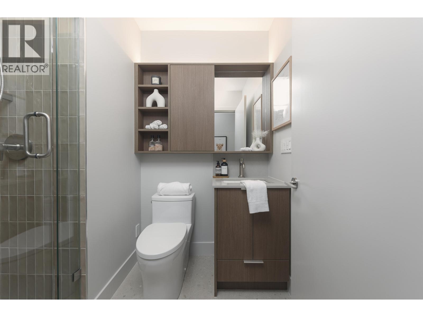 1 2637 W 12TH AVENUE, Vancouver