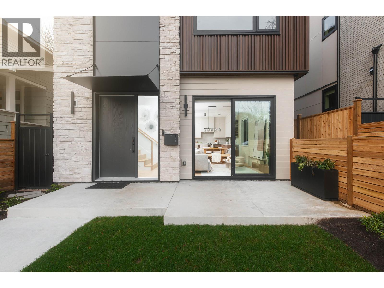 1 2637 W 12TH AVENUE, Vancouver