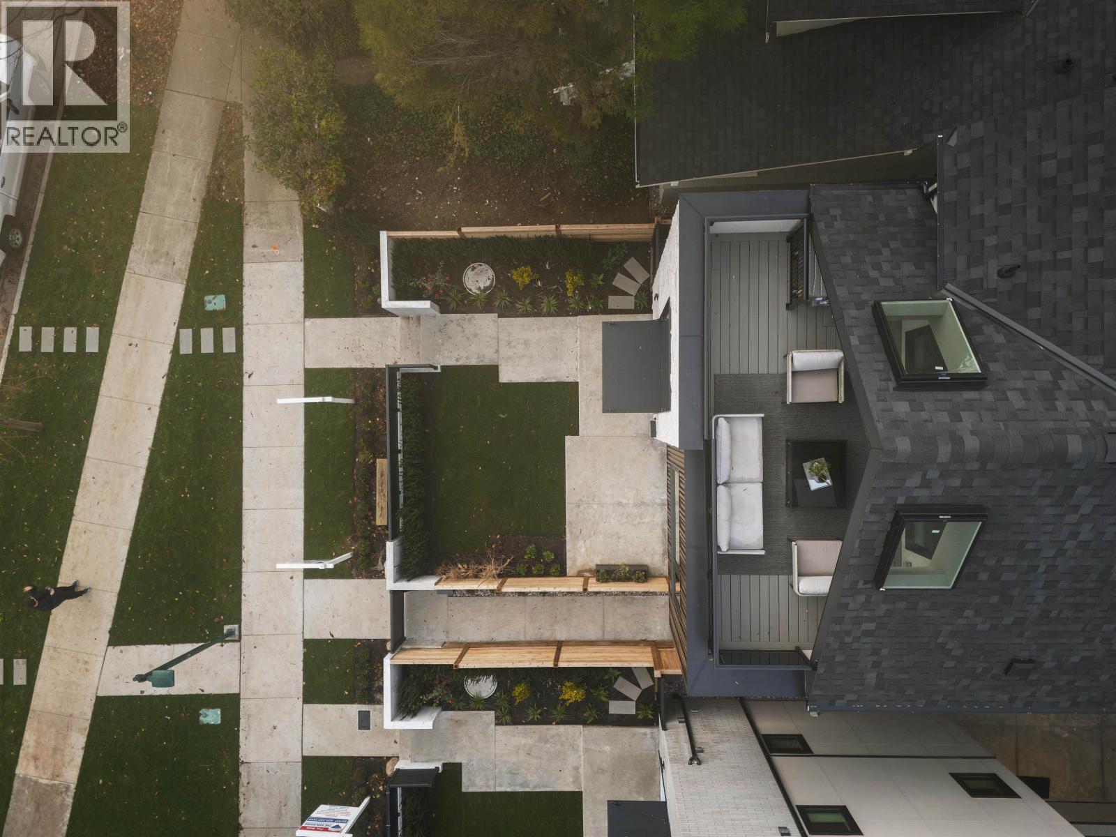 1 2637 W 12TH AVENUE, Vancouver