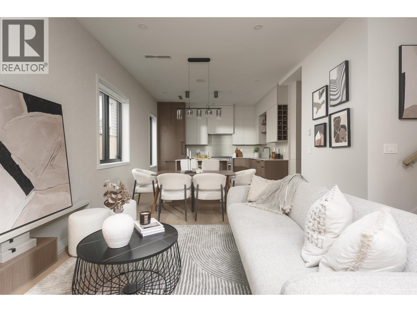 2 2635 W 12TH AVENUE, Vancouver