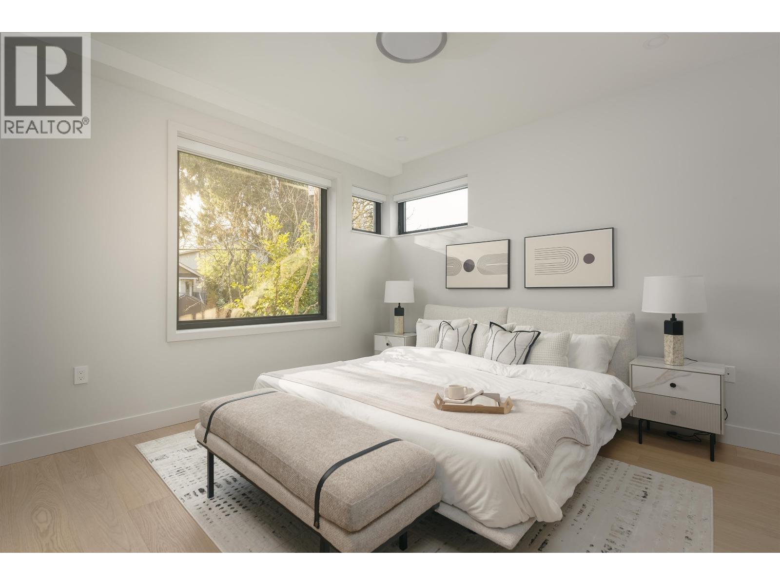 2 2635 W 12TH AVENUE, Vancouver