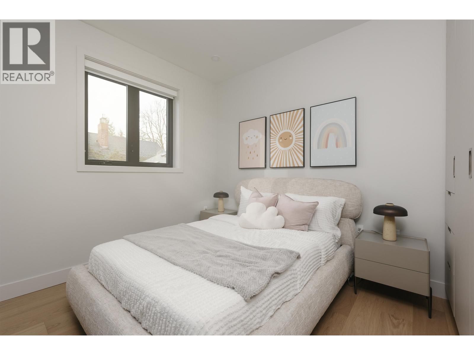 2 2635 W 12TH AVENUE, Vancouver