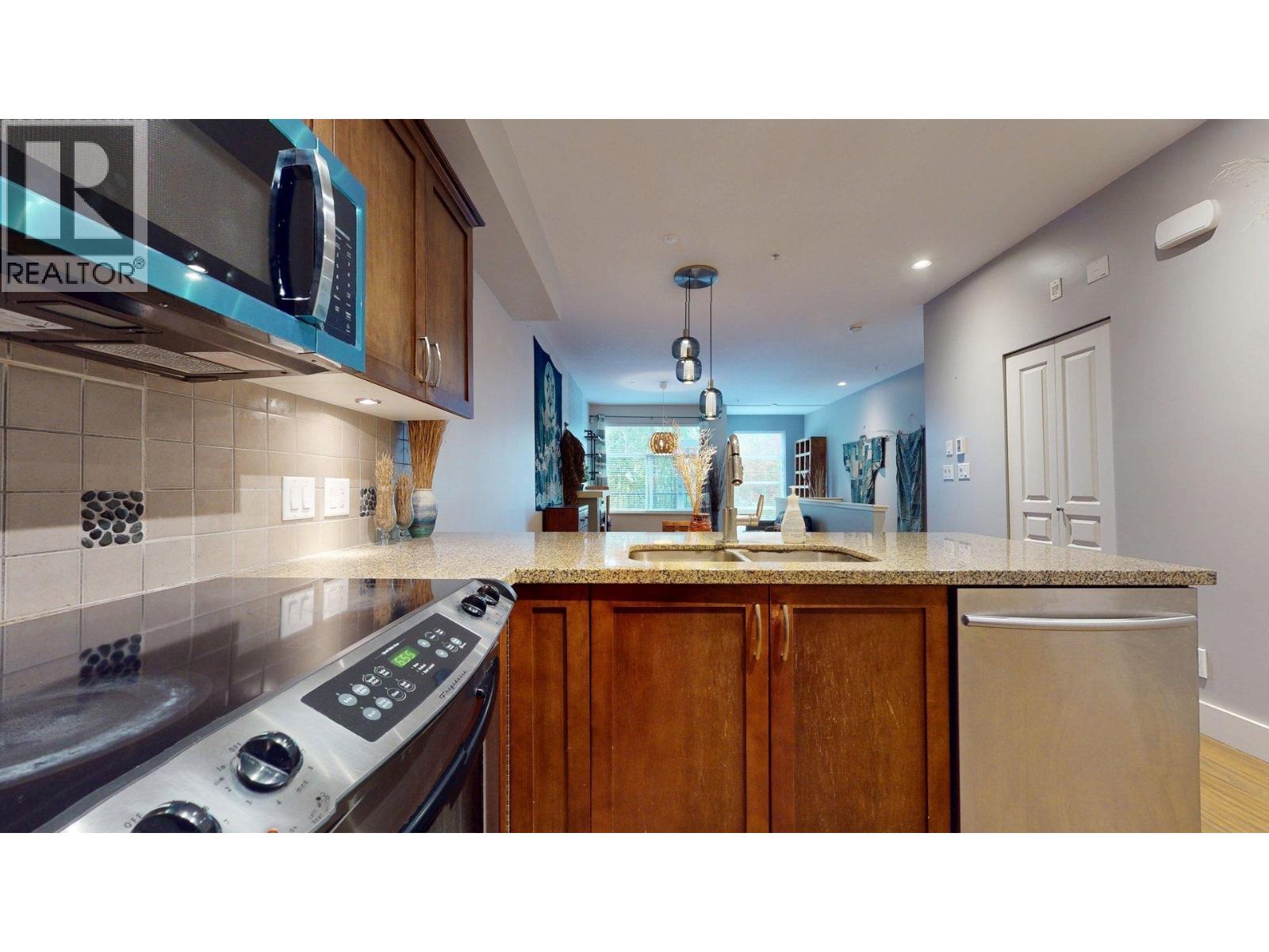 1320 MAIN STREET, Squamish