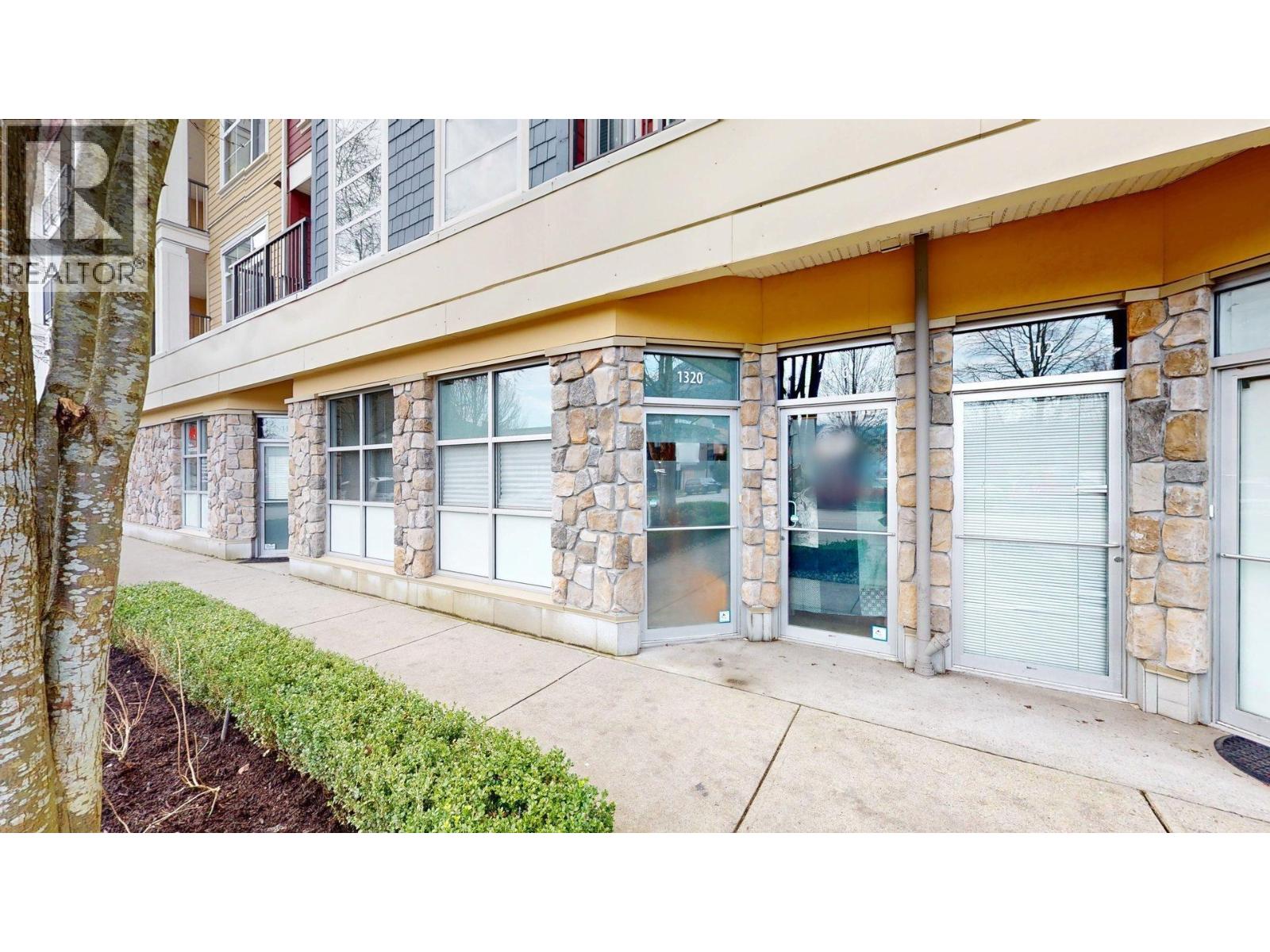 1320 MAIN STREET, Squamish