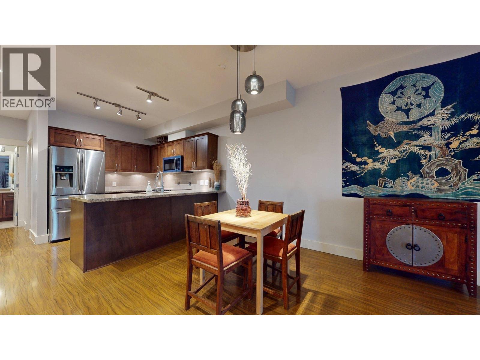 1320 MAIN STREET, Squamish