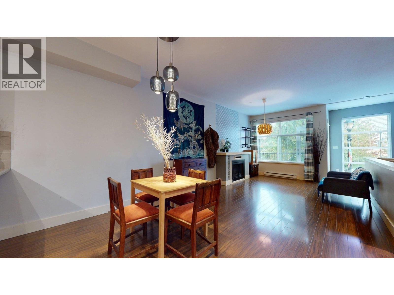 1320 MAIN STREET, Squamish