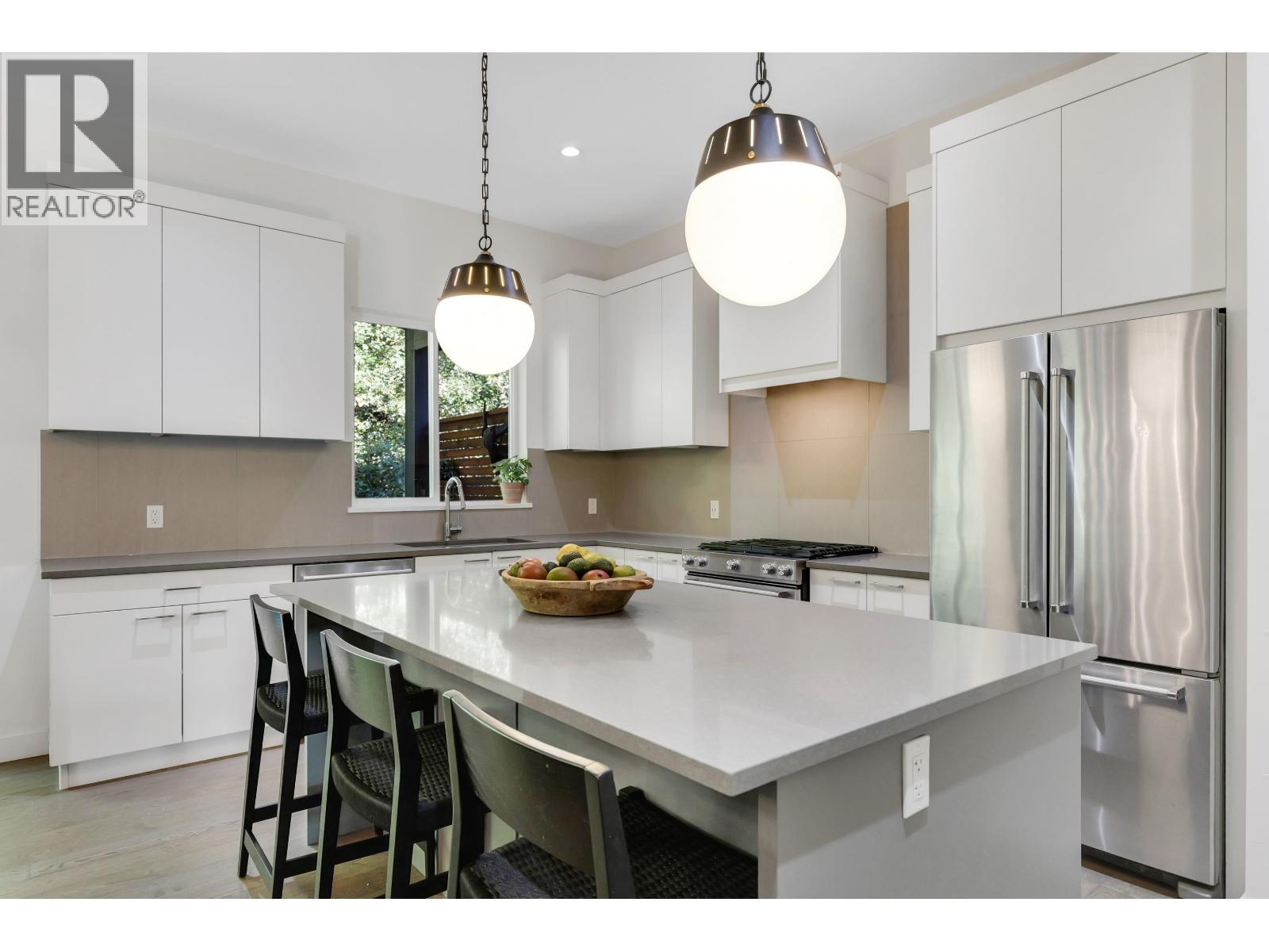 39349 FALCON CRESCENT, Squamish