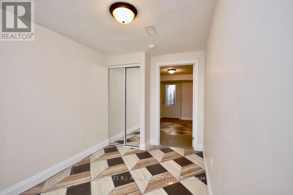 Single Family House Raised bungalow for Sale in  MCVEIGH DRIVE Barrie (Northwest) 