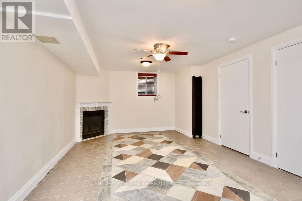 Single Family House Raised bungalow for Sale in  MCVEIGH DRIVE Barrie (Northwest) 