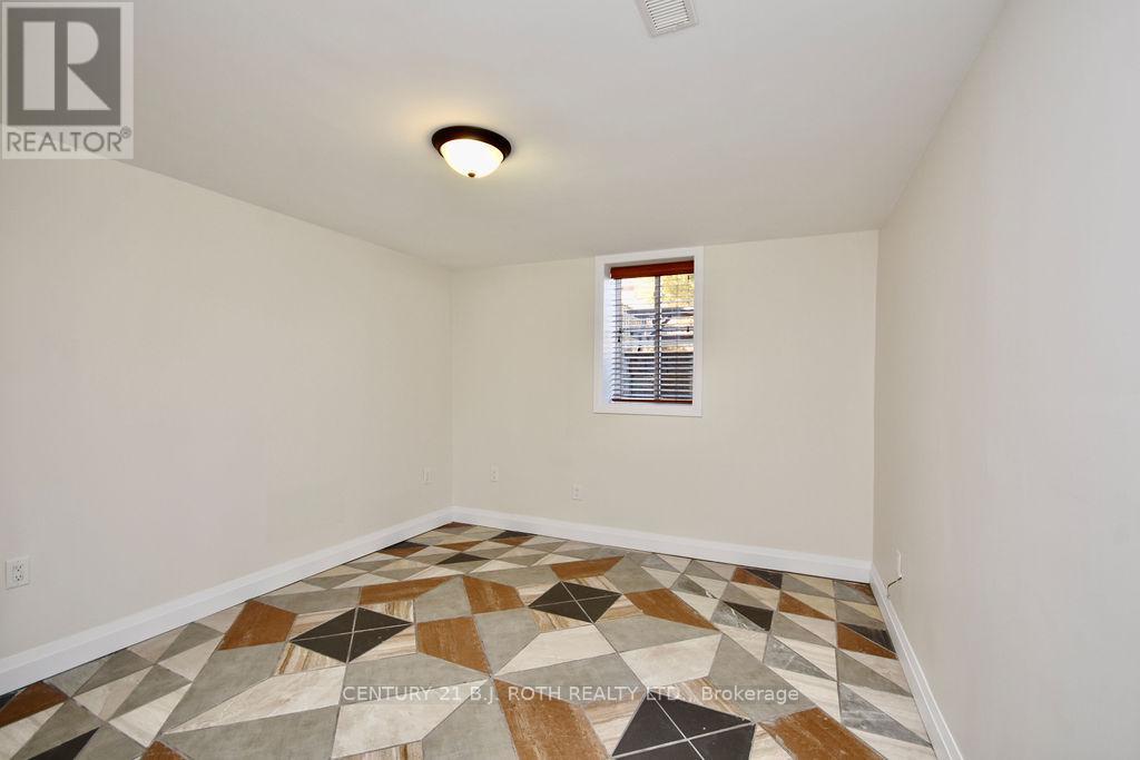 Single Family House Raised bungalow for Sale in  MCVEIGH DRIVE Barrie (Northwest) 