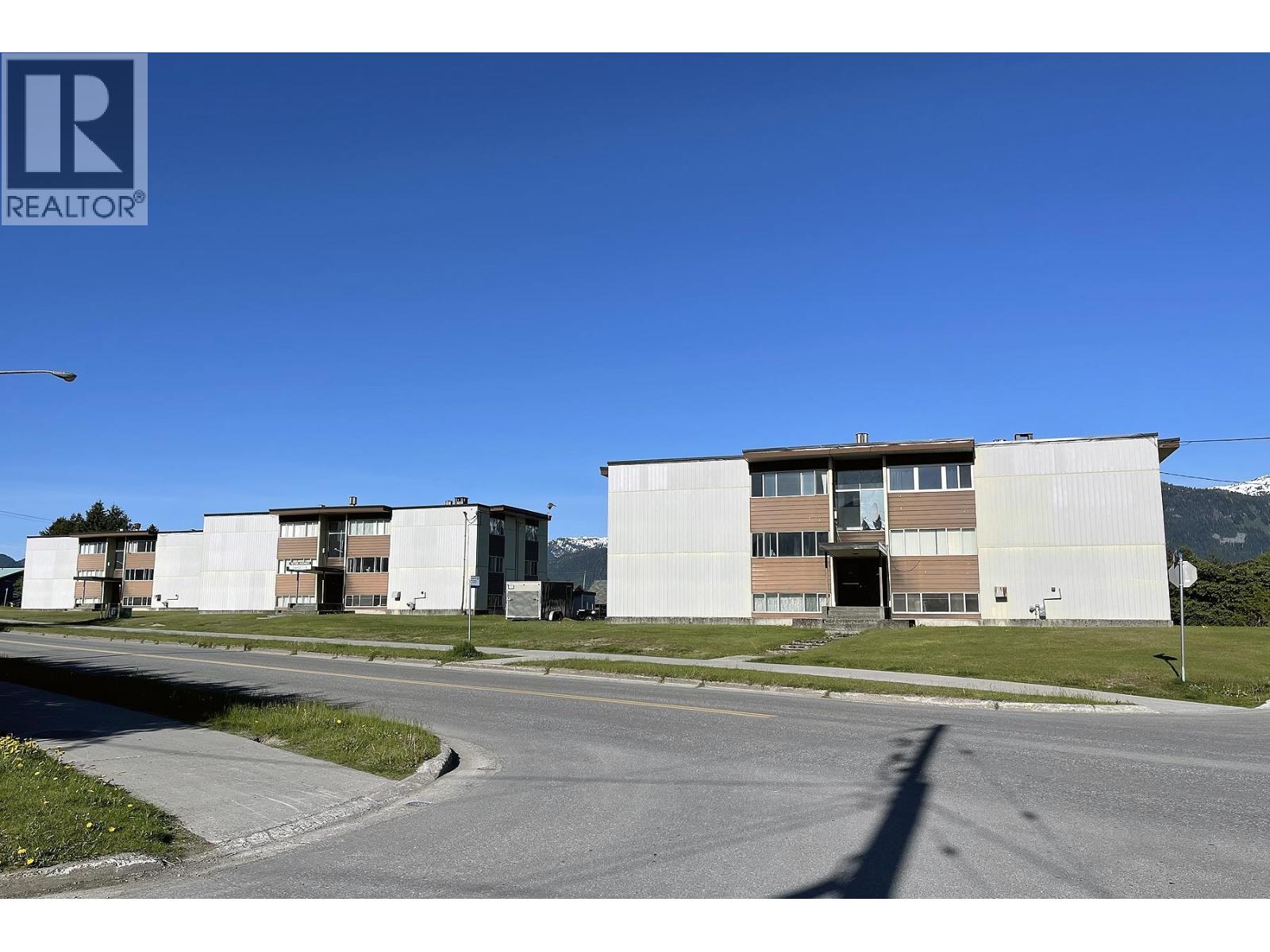 1260 KINGFISHER AVENUE - Image 2