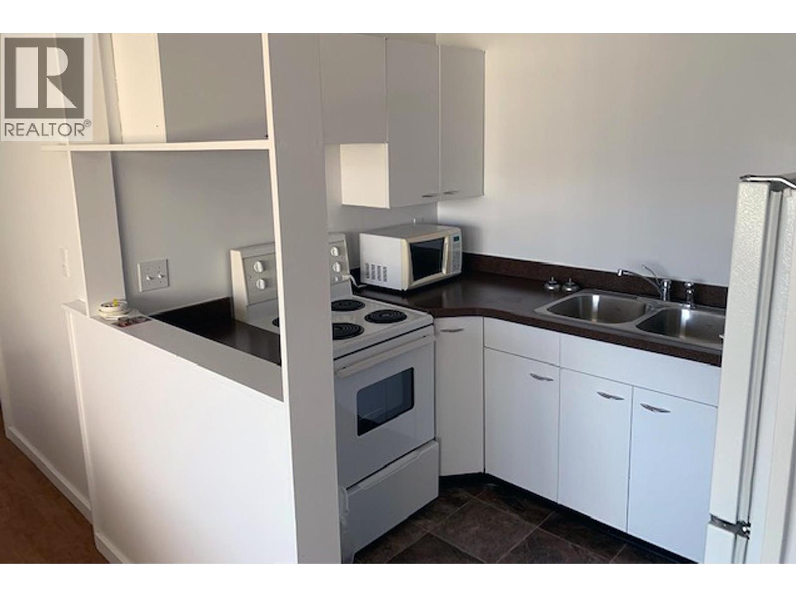 1260 KINGFISHER AVENUE - 5