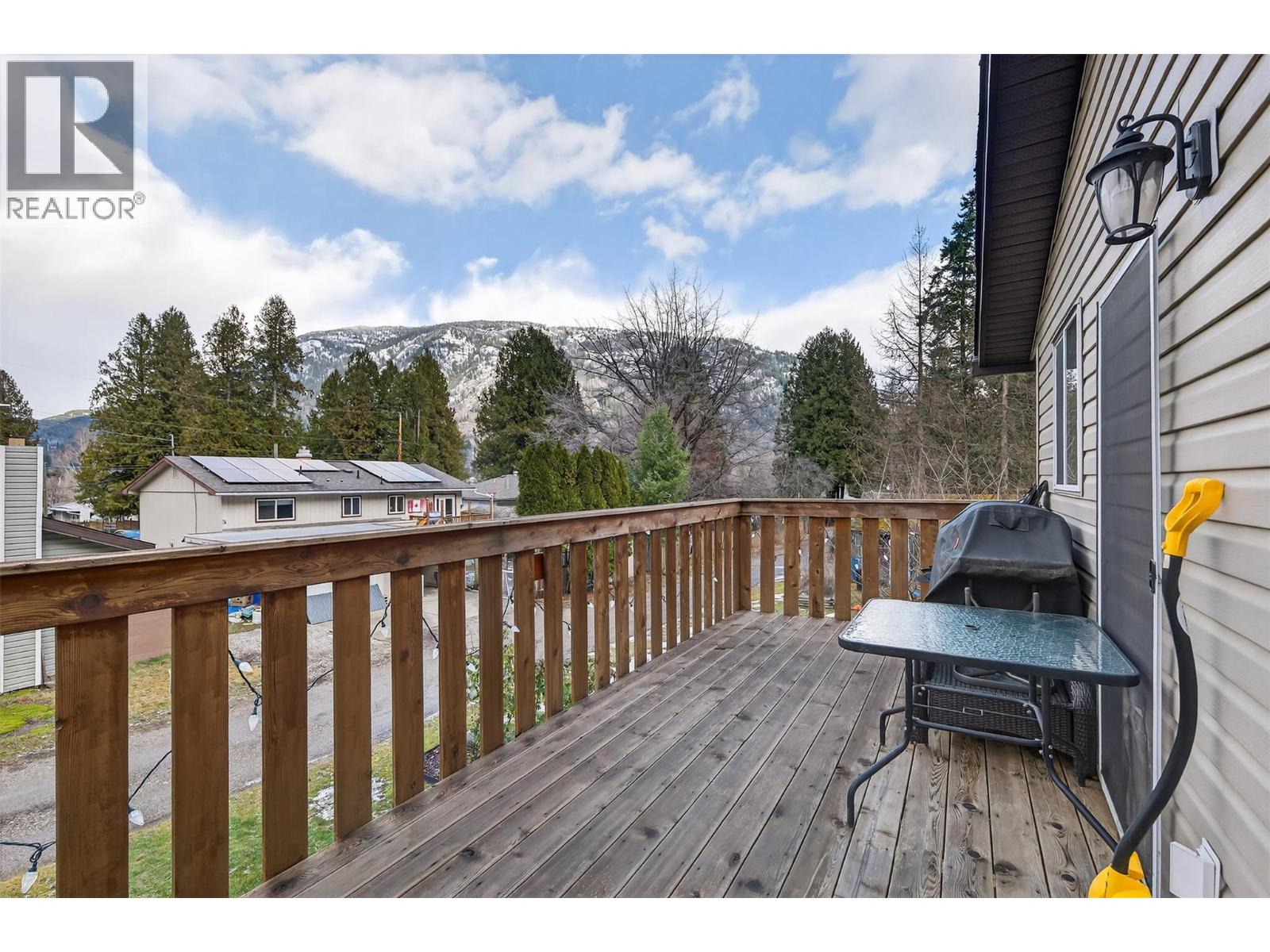 120 Kootenay Avenue, Castlegar