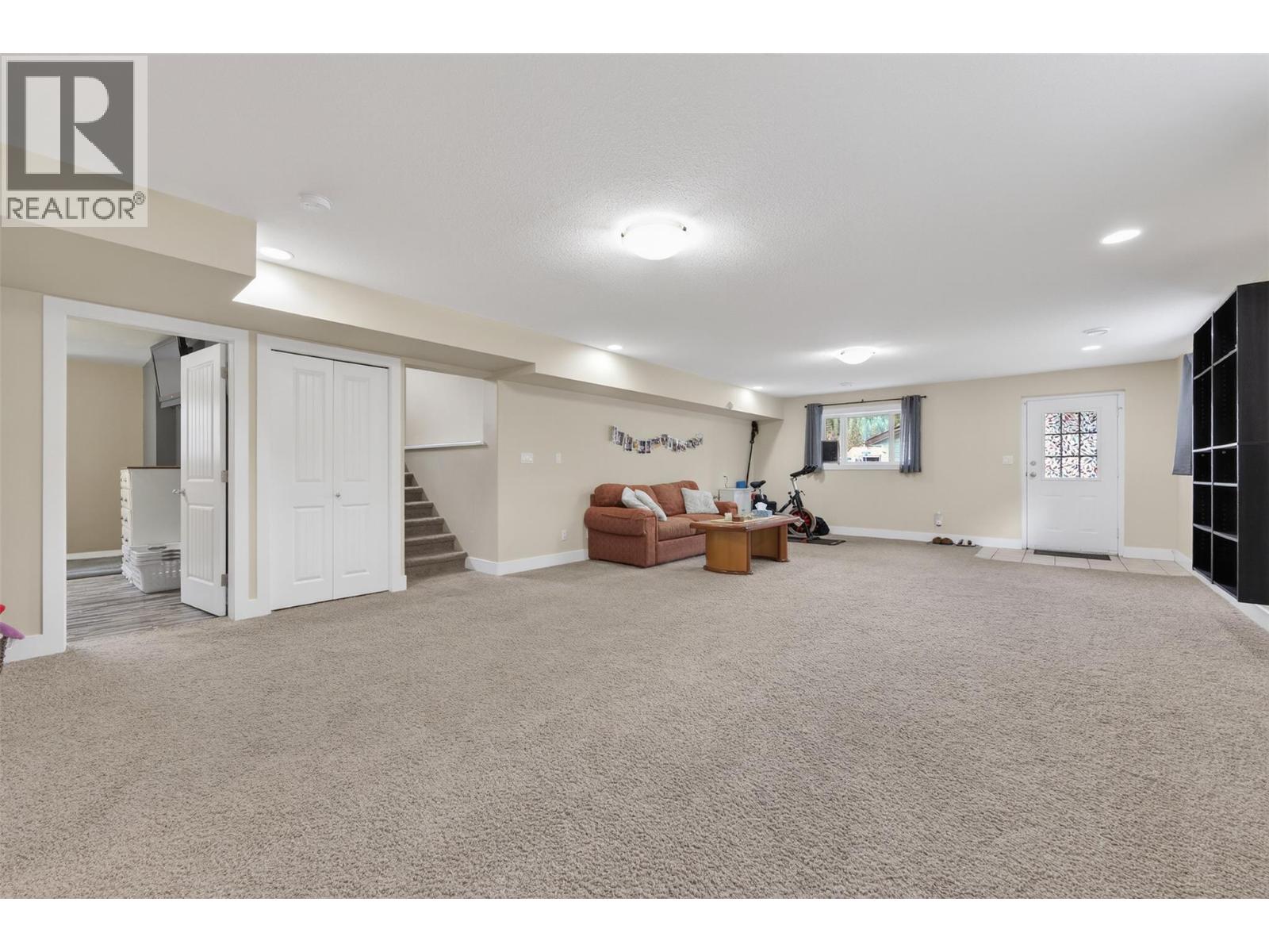 120 Kootenay Avenue, Castlegar