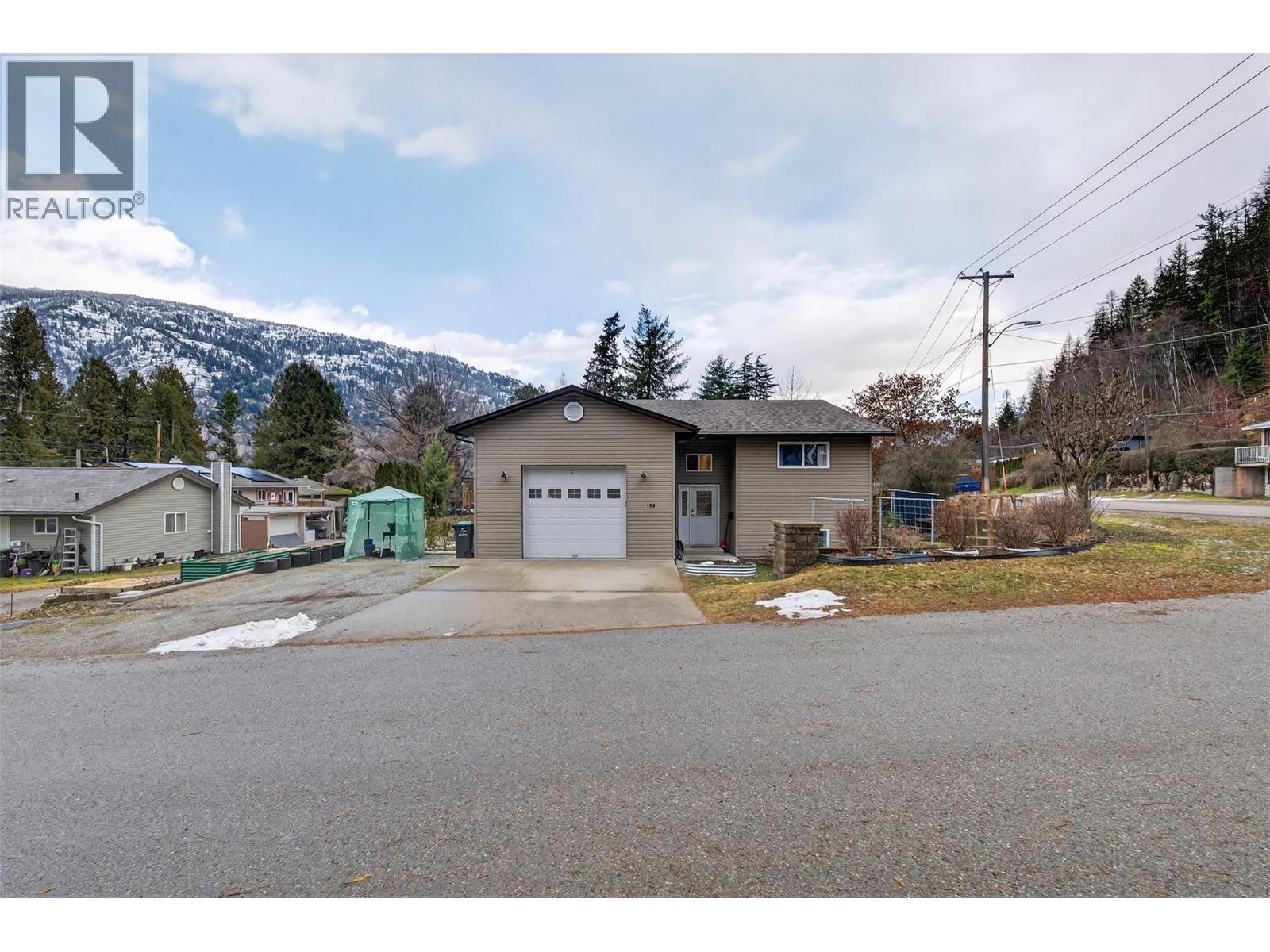 120 Kootenay Avenue, Castlegar
