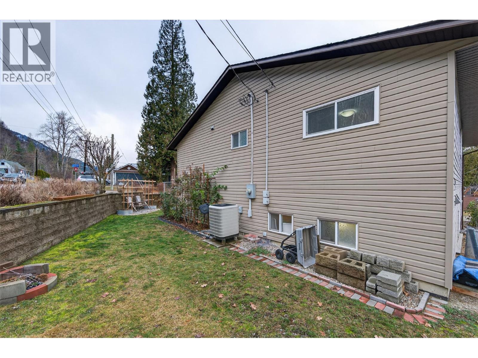 120 Kootenay Avenue, Castlegar