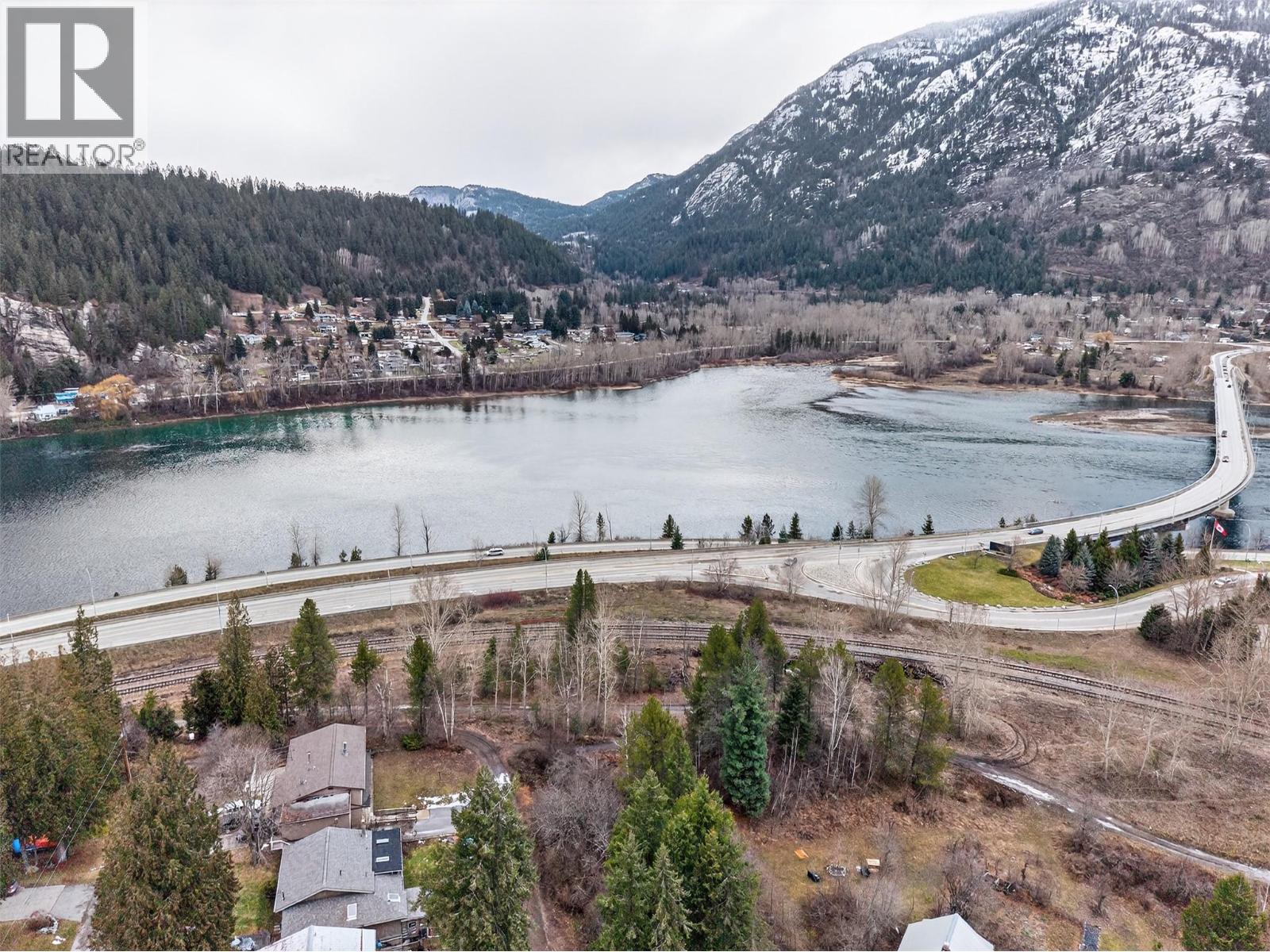 120 Kootenay Avenue, Castlegar